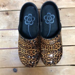 Sanita Clogs size 9